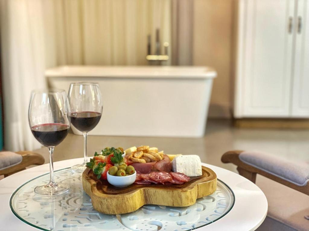 Deluxe King Suite