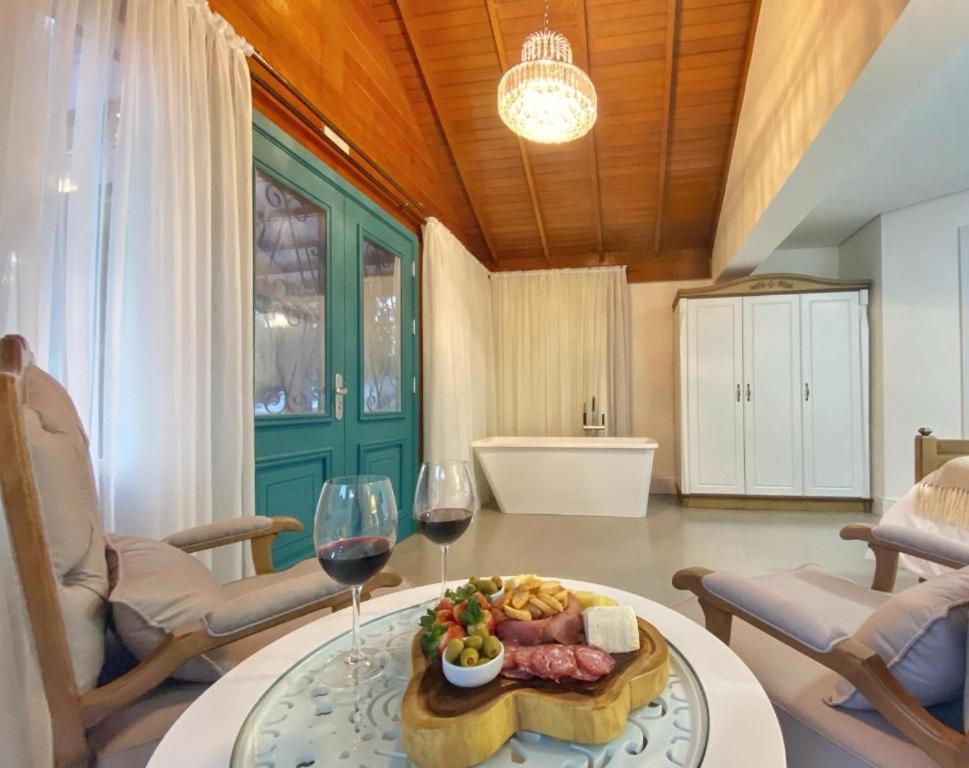 Deluxe King Suite